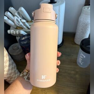 Hydraflow Blush Pink Water Bottle